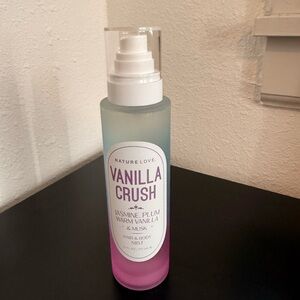 Vanilla Crush Body Mist - Pink and Blue
